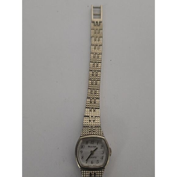 Bulova 1990 Square QuartzWatch Women New Battery Running Very Nice Petite 6\